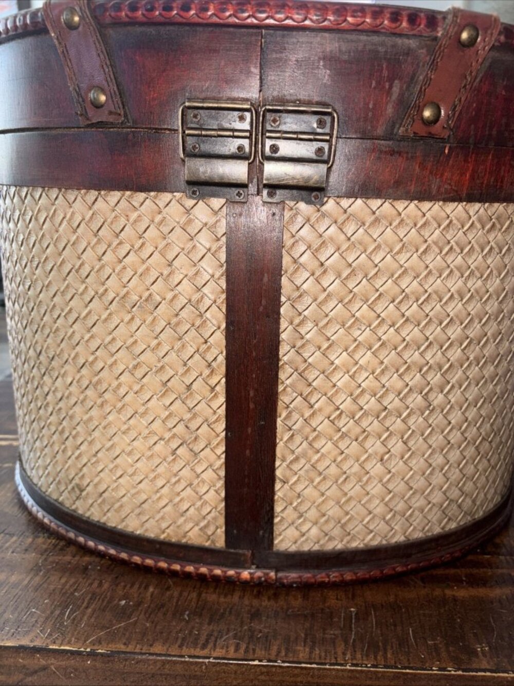 VTG. Antique Leather & Rattan Wood Storage Box Or Basket Travel Hat Box 12w x 15 - Picture 6 of 13